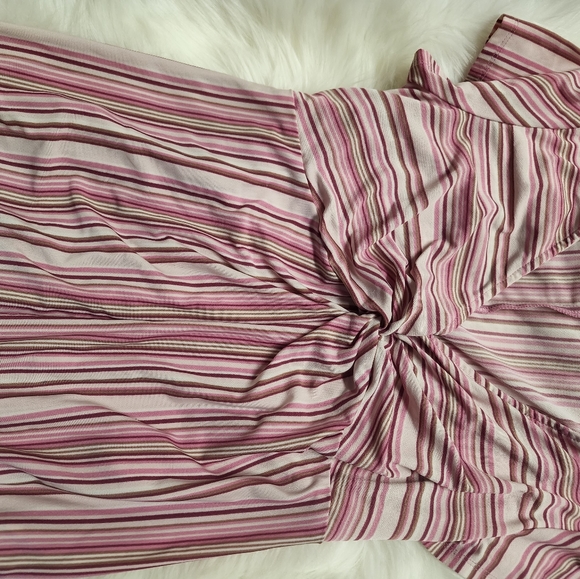 Size medium maternity outfit - Picture 2 of 6